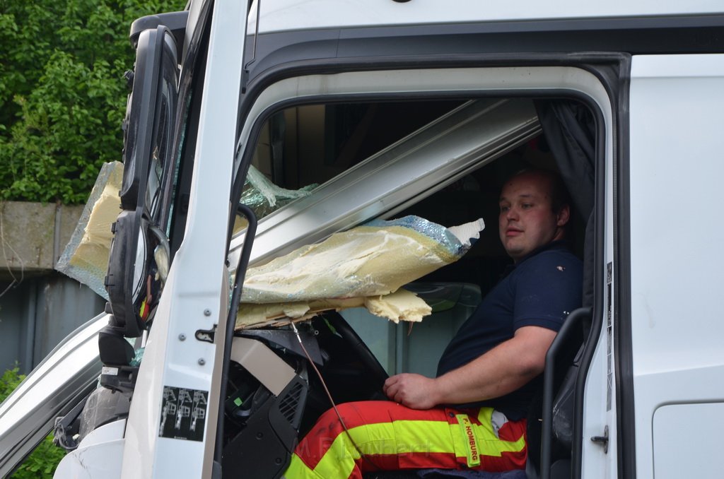 Wieder schwerer VU A 1 Rich Saarbruecken vorm AK Leverkusen P2390.JPG - Miklos Laubert